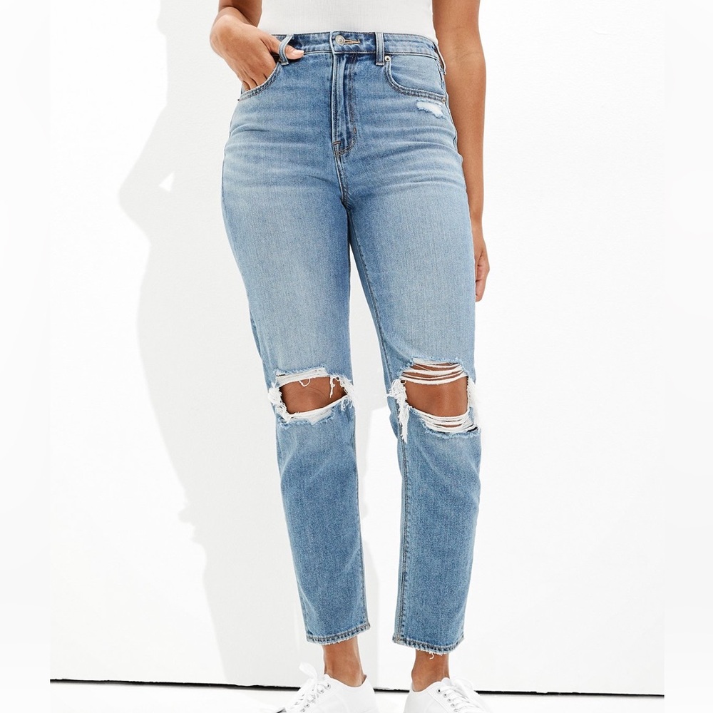 American Eagle High-Rise Mom Jeans